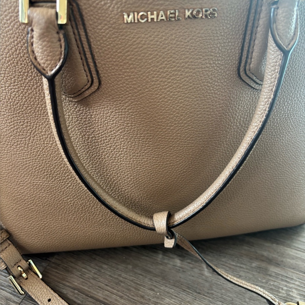 Michael Kors purse - Picture 5 of 6